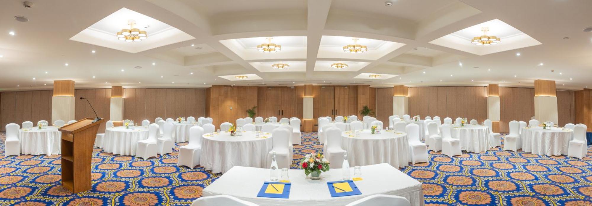 Golden Tulip Jaipur Hotel Buitenkant foto