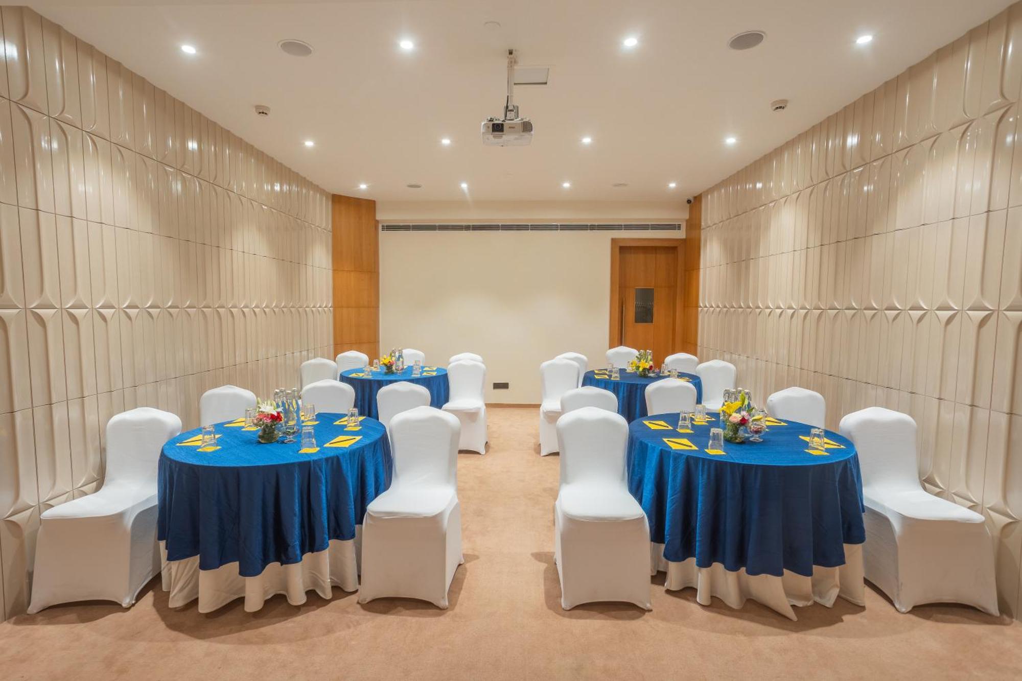 Golden Tulip Jaipur Hotel Buitenkant foto